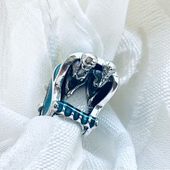 ❄️✨ NWOT Frozen Charm – Princess Anna & Princess Elsa ✨❄️ - Picture 5 of 15